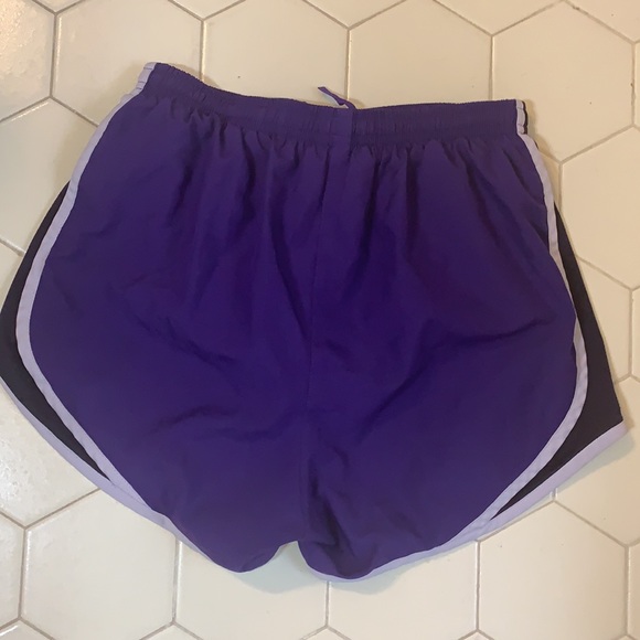 💥2 for $10💥Nike XS women’s athletic shorts - Picture 3 of 3